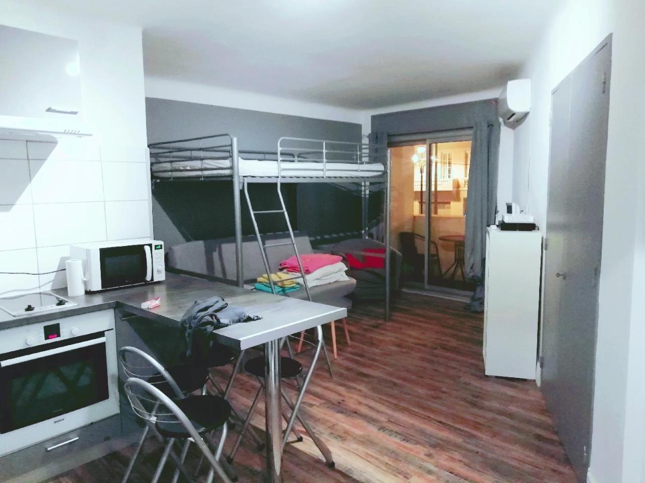 Centre Avec Terrasse Apartamento *